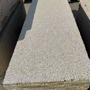 平凉 黄金麻花岗岩荔枝面毛板，半成品