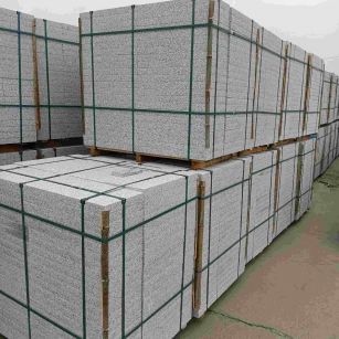 平凉 白麻花岗岩石材荔枝面地铺石（300*600*50）