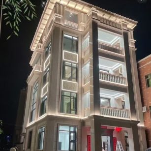 平凉 芝麻白花岗岩别墅外墙夜间效果