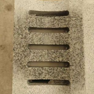 平凉 芝麻白拉丝面花岗岩U型开槽排水槽