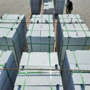 平凉 芝麻白花岗岩5公分地铺石 花岗岩厂家工厂装车日常