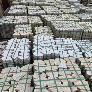 平凉 黄金麻白麻花岗岩荔枝面地铺石(冰裂纹)