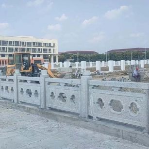 平凉 白麻花岗岩荔枝面河道栏杆