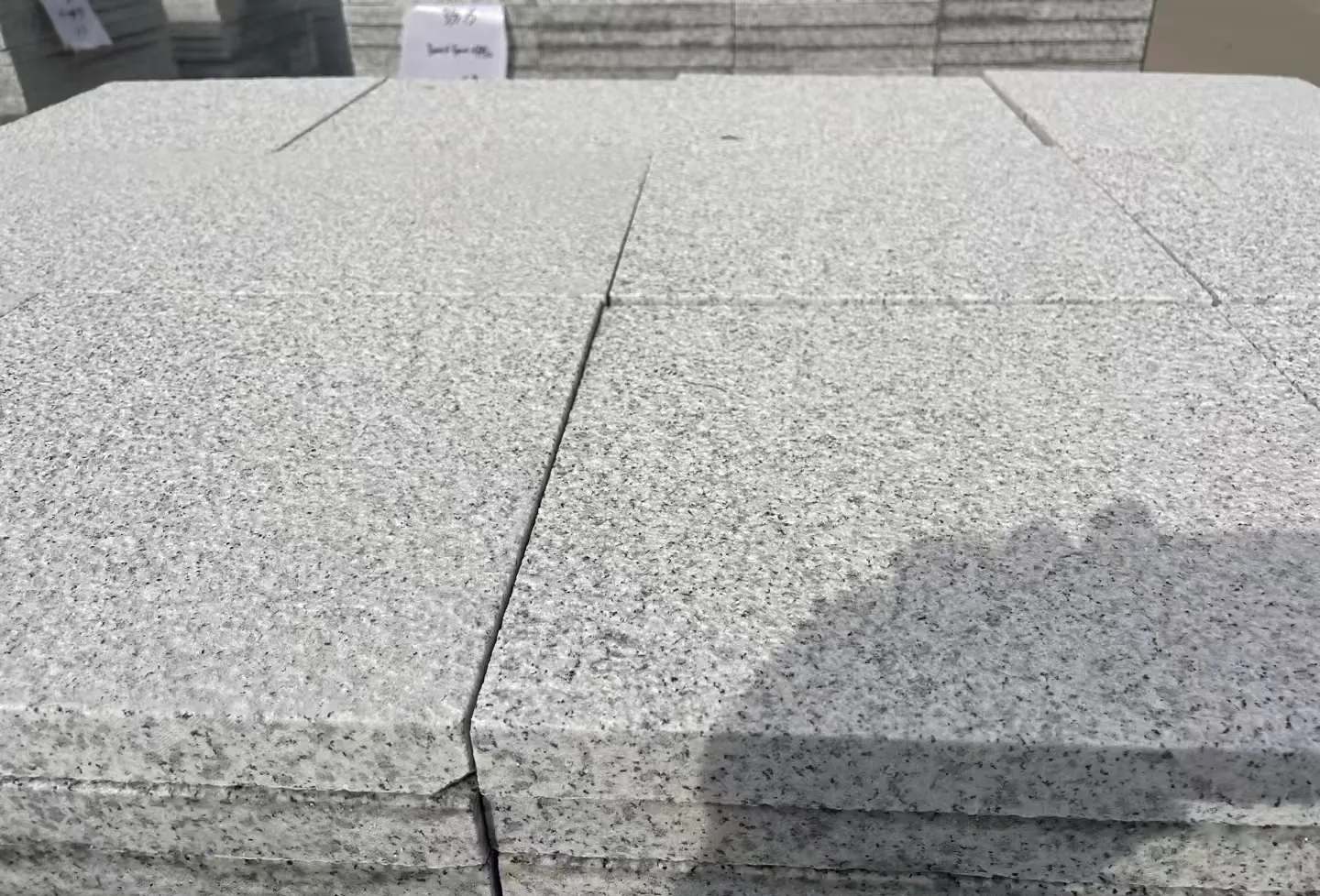 平凉 白麻花岗岩石材推荐 荔枝面地铺石