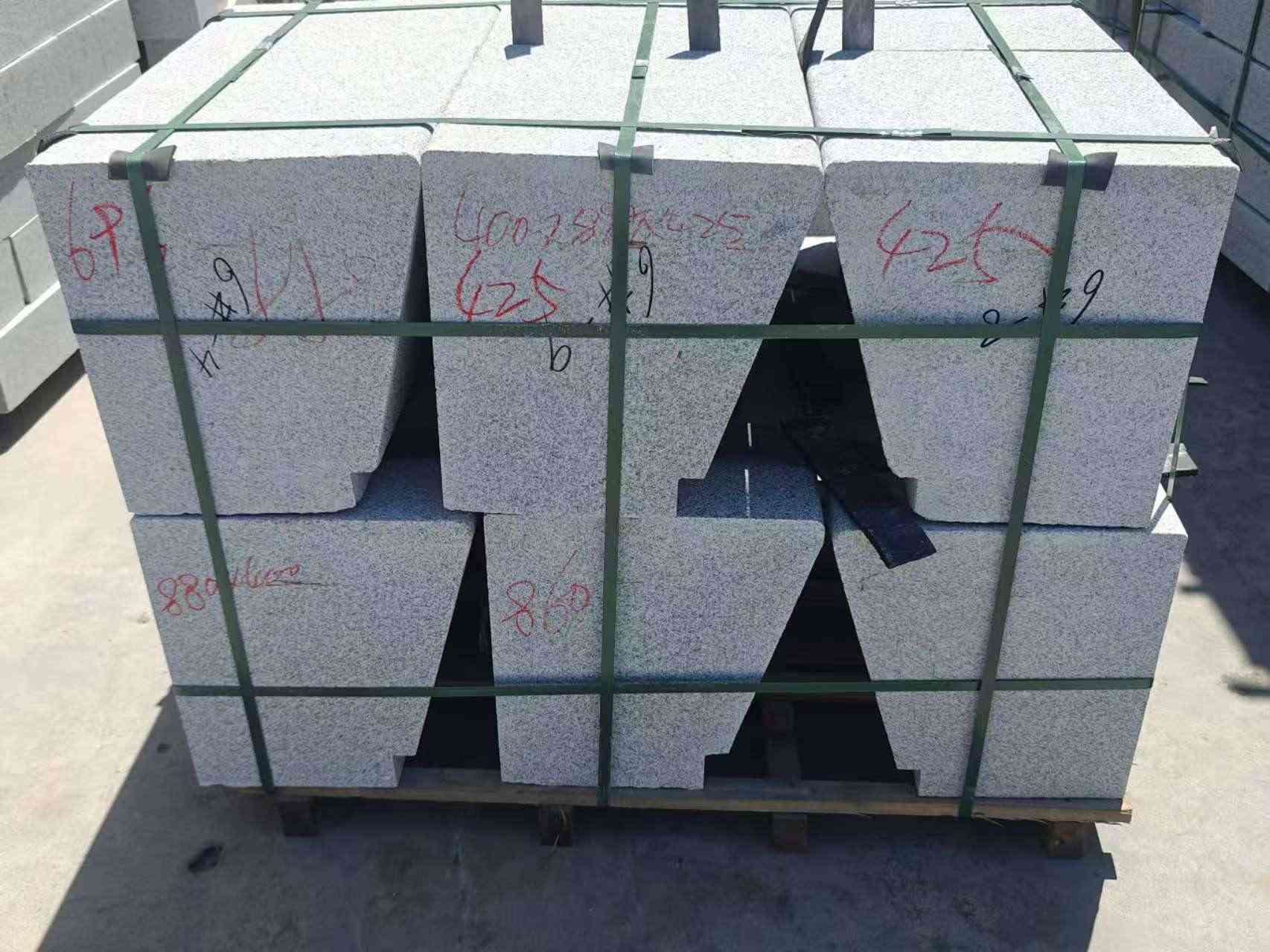 平凉 芝麻白异形坐凳，石凳