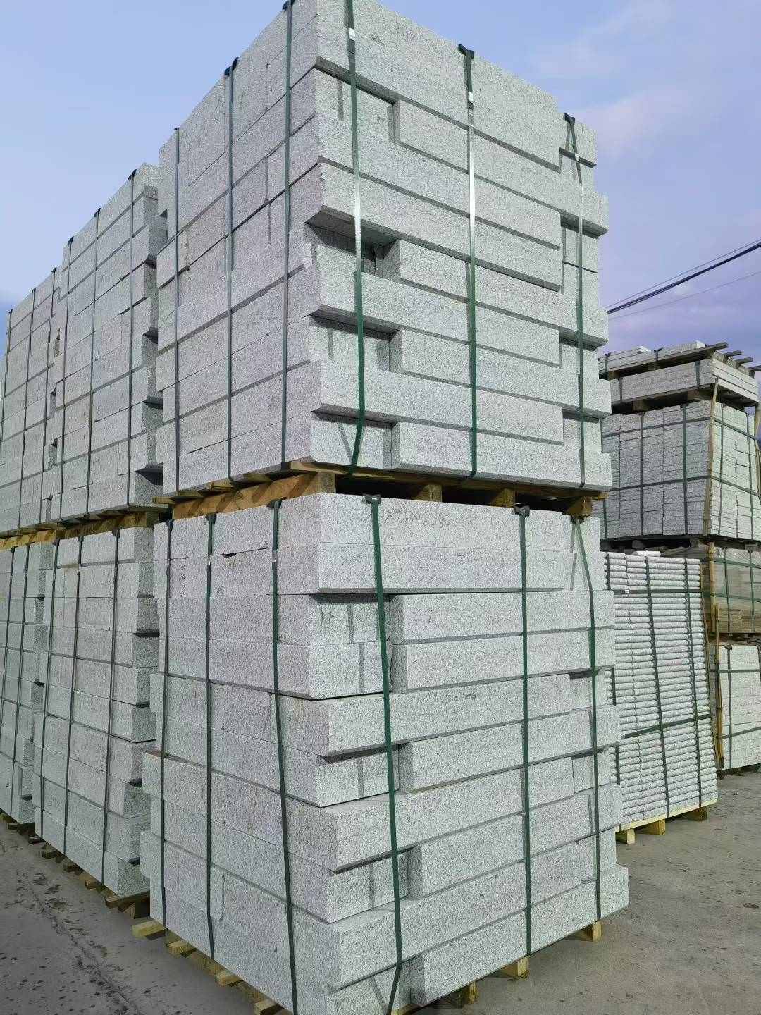 平凉 芝麻白花岗岩路沿石，路缘石，路肩石，道牙，立缘石，马路牙子，街沿石，侧石等