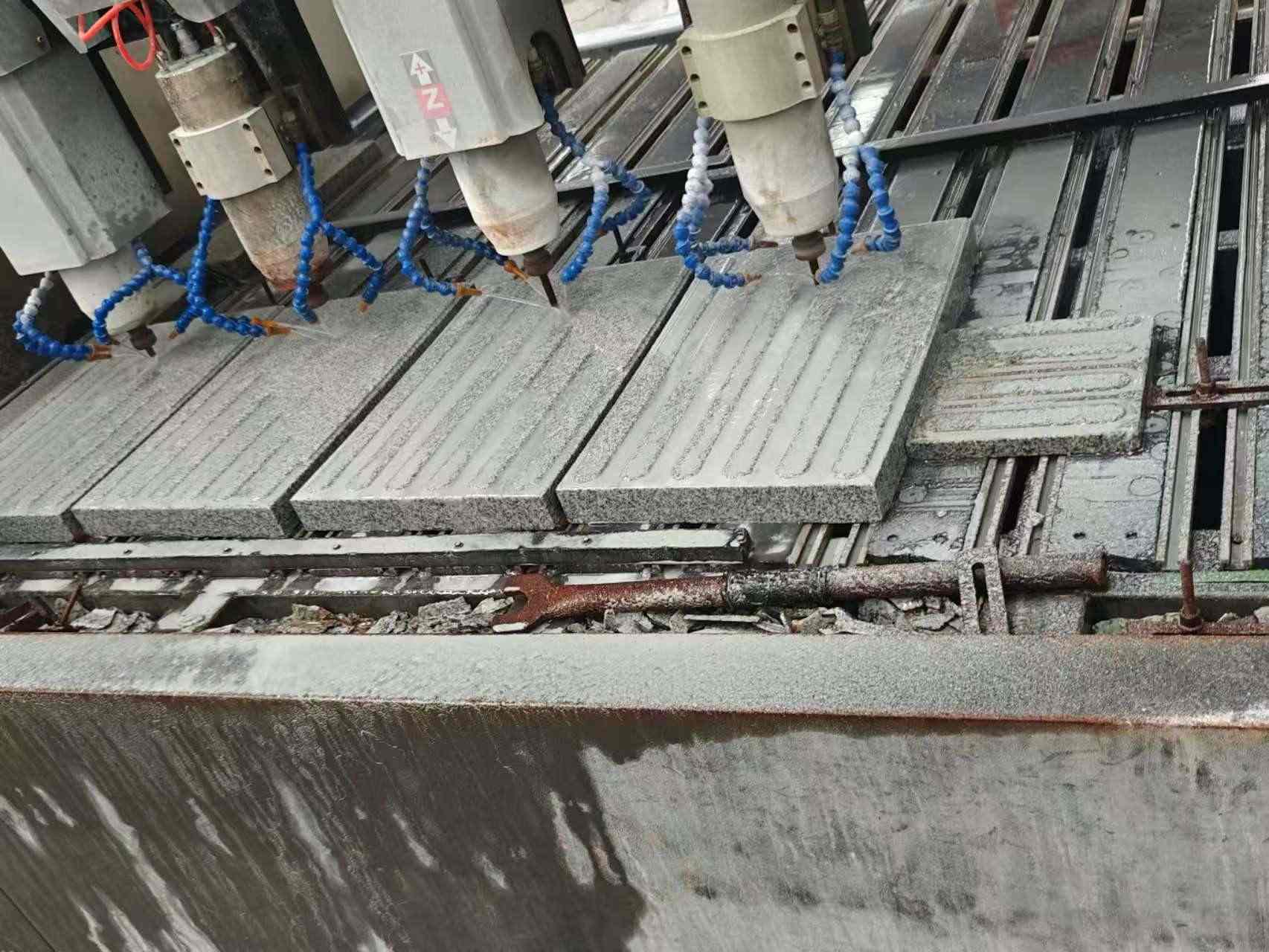 平凉 芝麻白花岗岩荔枝面盲道雕刻