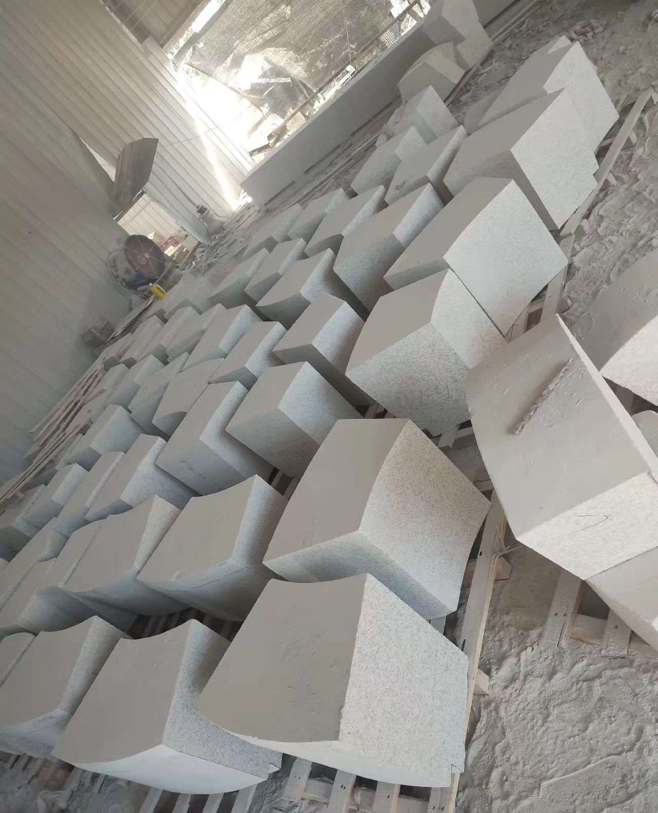 平凉 白麻花岗岩异形坐凳