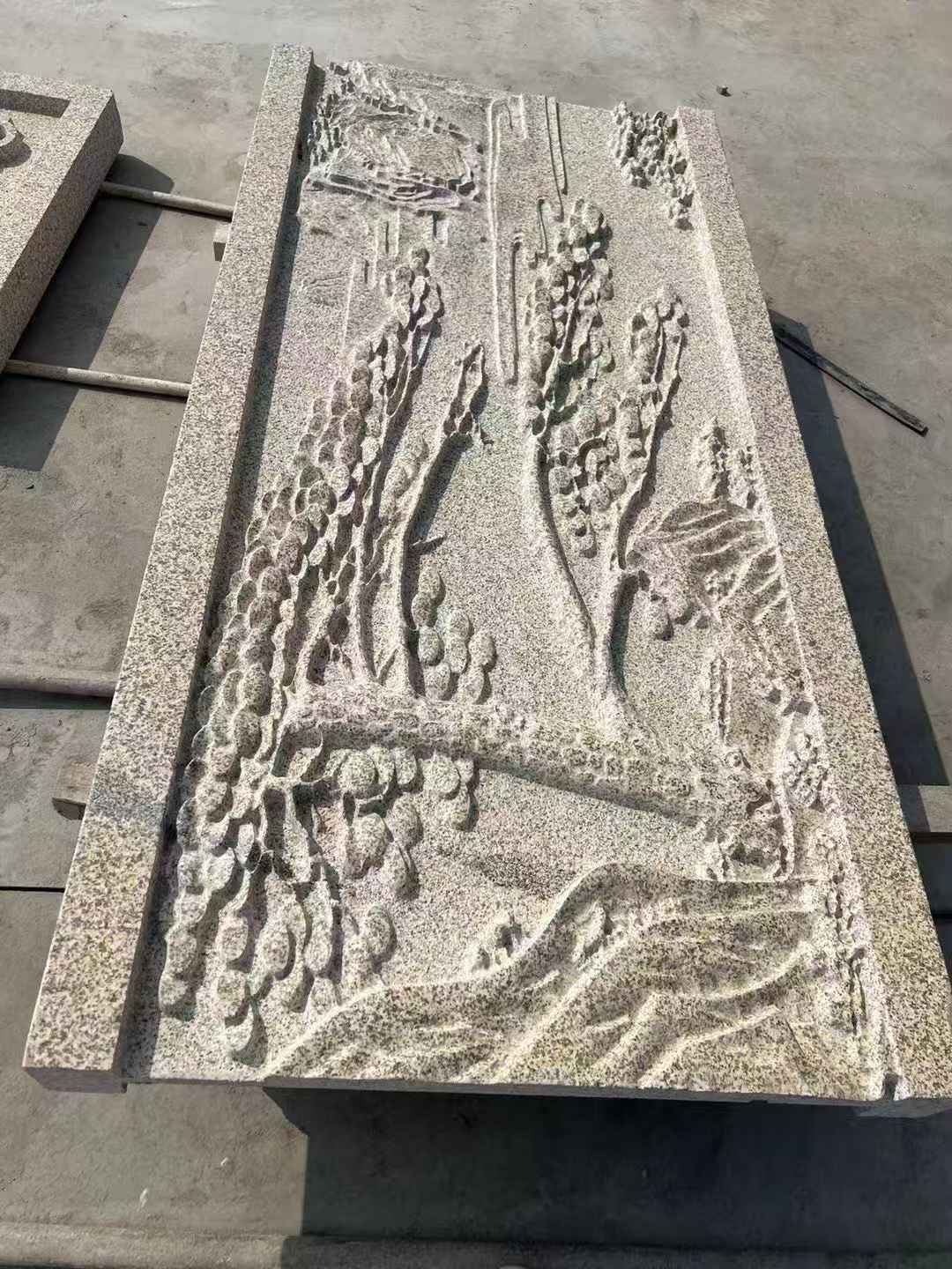 平凉 黄金麻雕刻板浮雕迎客松