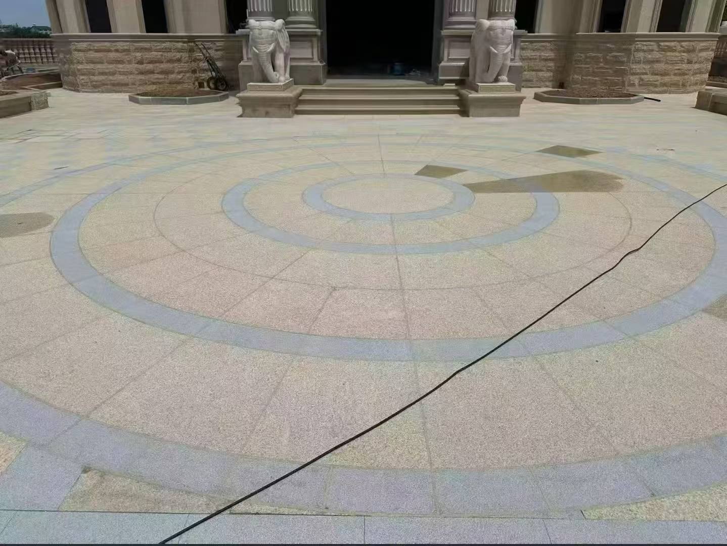 平凉 黄金麻芝麻灰花岗岩石材地铺拼接效果