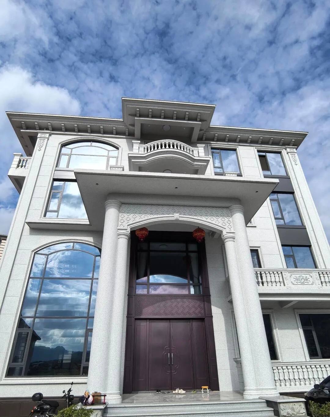 平凉白麻别墅外墙干挂石材效果示例