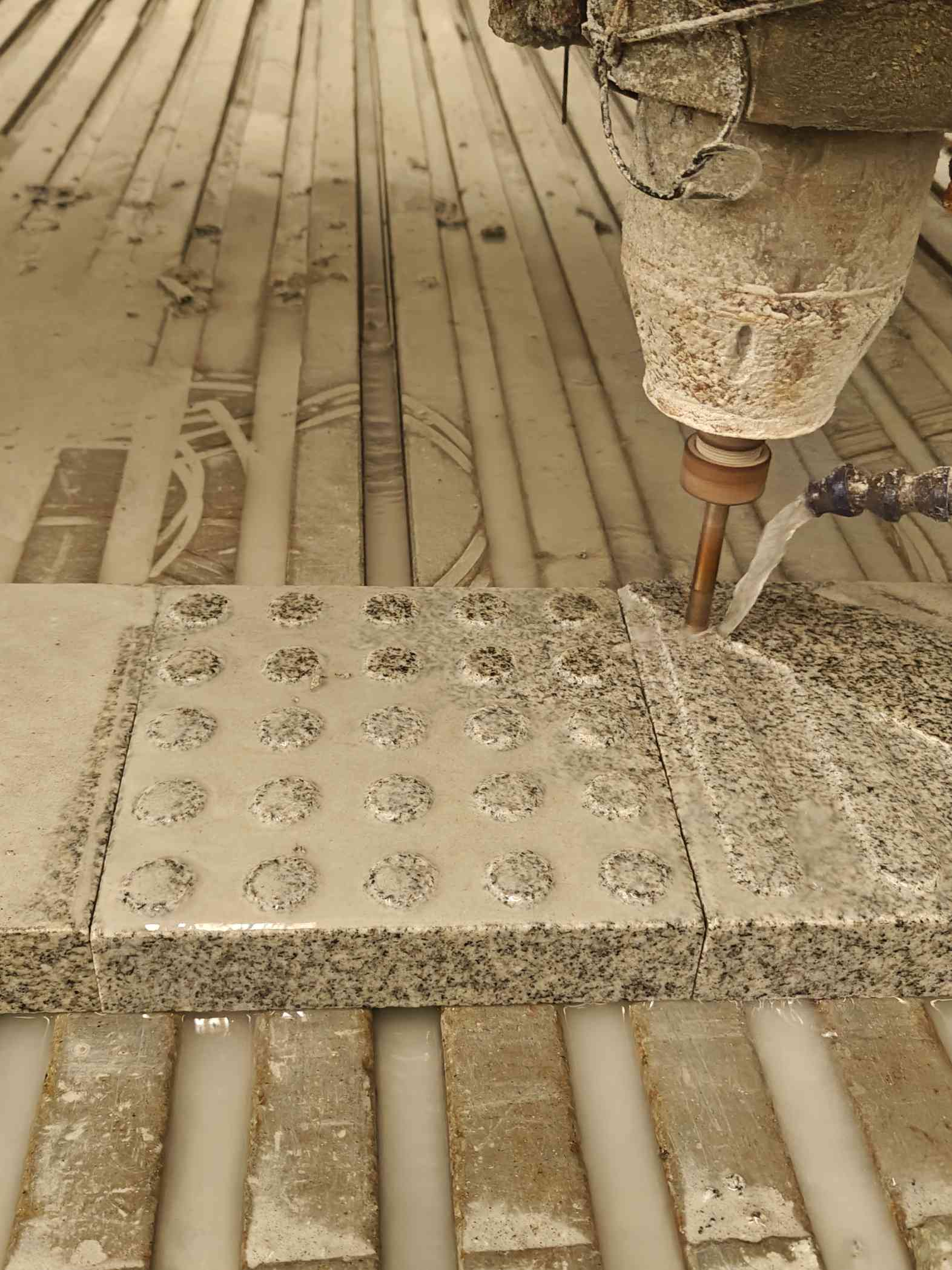 平凉 芝麻白花岗岩石材盲人石、盲道石、盲点石