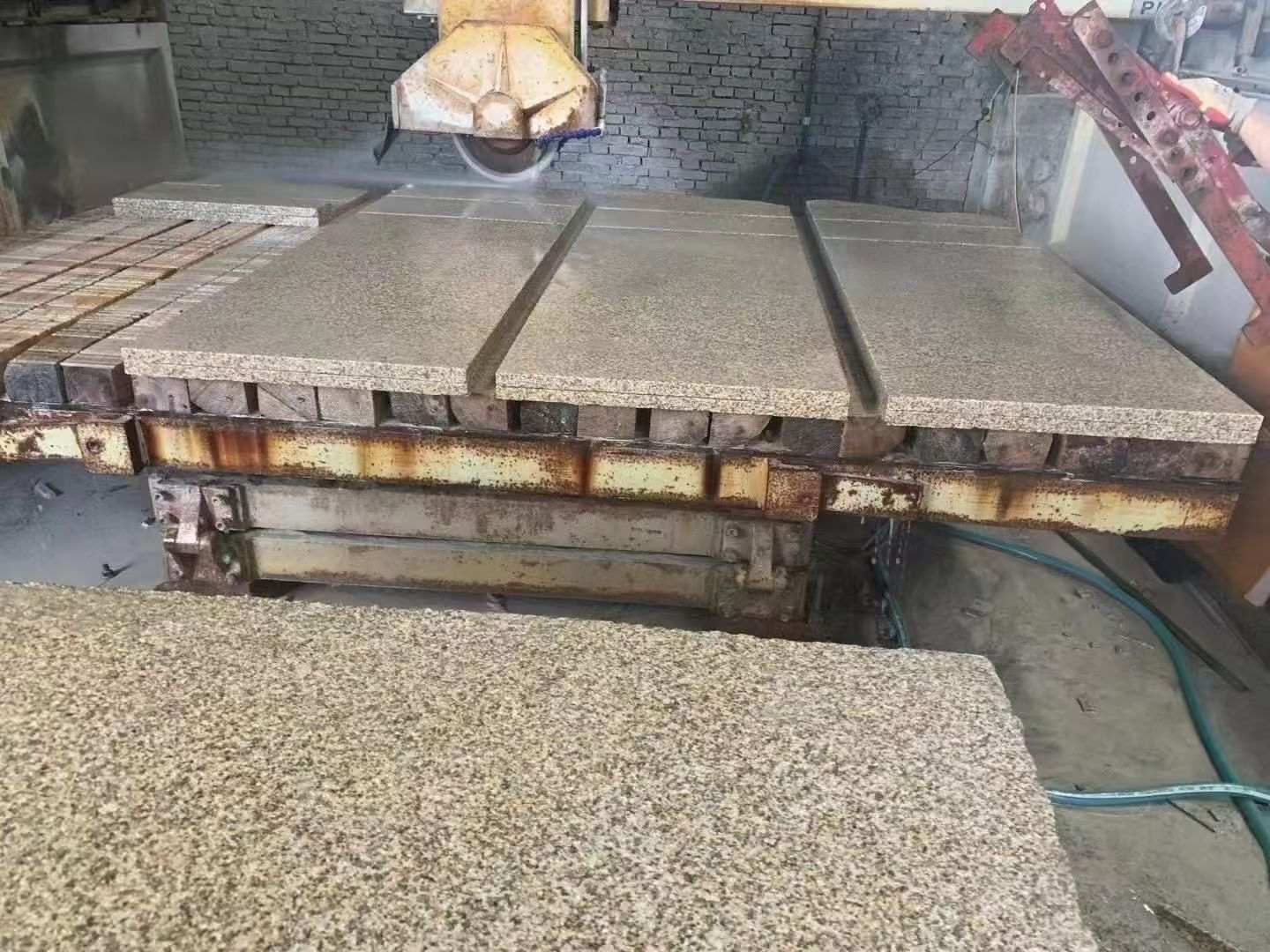 平凉 黄金麻荔枝面成品板加工