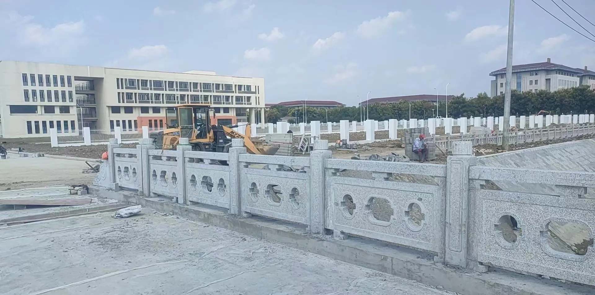 平凉 白麻花岗岩荔枝面河道栏杆