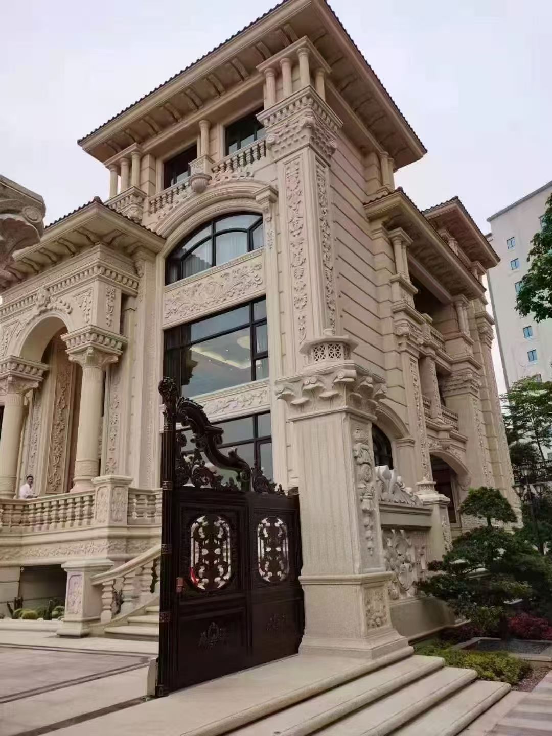 平凉 黄金麻花岗岩别墅外墙干挂效果展示