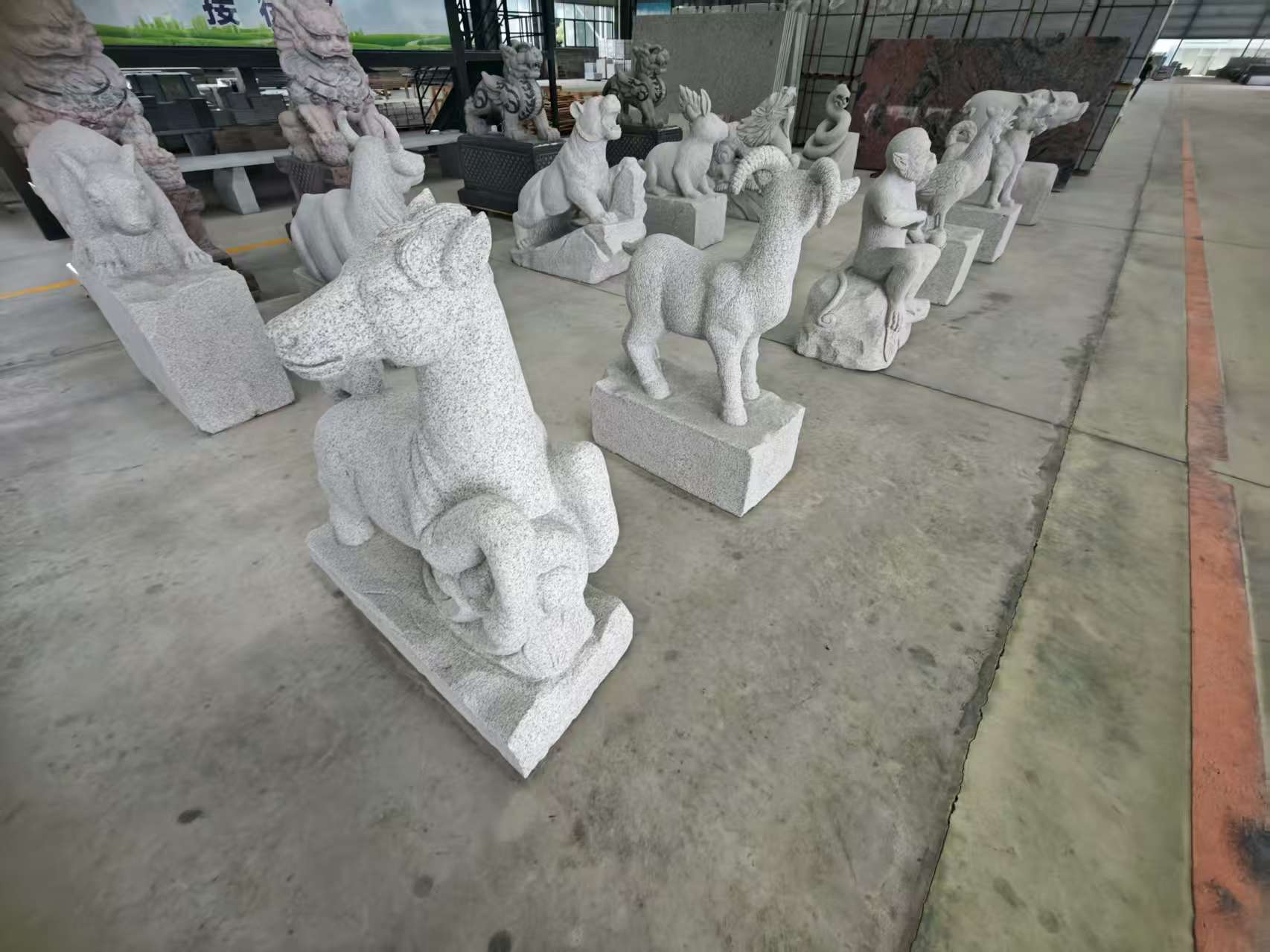 平凉 芝麻白花岗岩造型立体雕刻——十二生肖